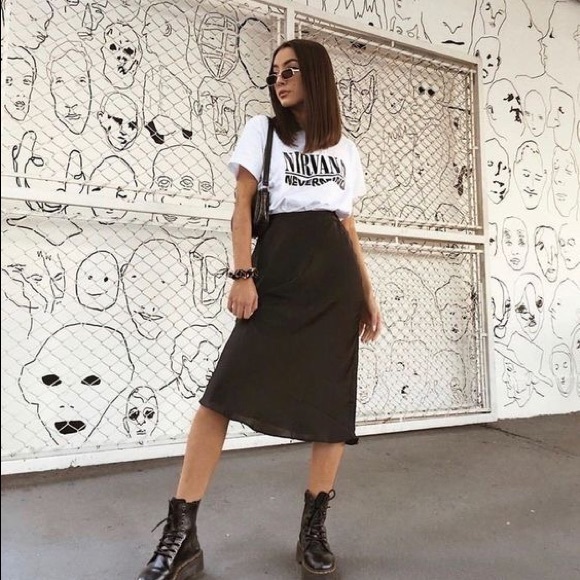 (3)Vari-TEE | Mystery graphic/band tees - Picture 2 of 5